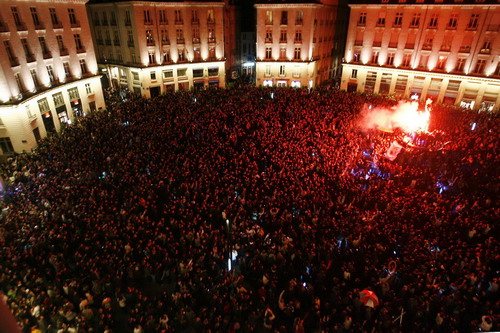 Thousands protest street alcoholic beverages ban in France