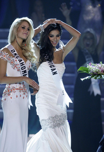 Miss Michigan crowned Miss USA 2010