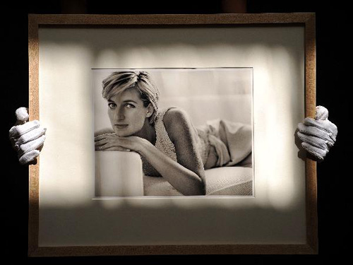 Princess Diana's photo to be auctioned