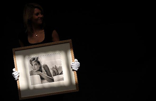 Princess Diana's photo to be auctioned