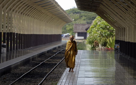 Calm restored in Bangkok as protesters go home