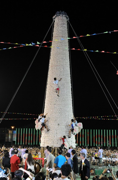 Annual Bun Scrambling competition in Cheung Chau, HK