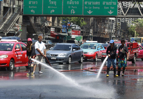 Thai PM: No early elections until violence ends