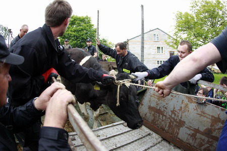 Poland floods force evacuations
