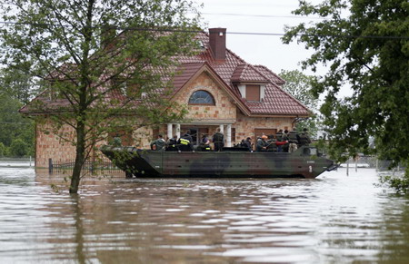 Poland floods force evacuations