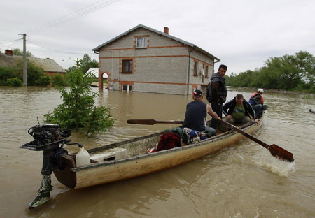 Poland floods force evacuations