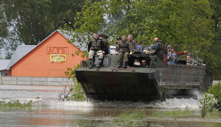 Poland floods force evacuations