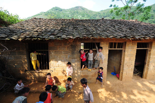 One-room schoolhouse for Yao children