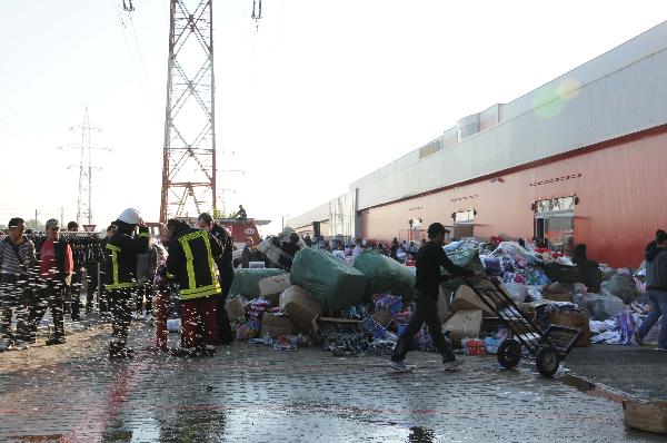One fireman dies in Chinese market fire in Bucharest