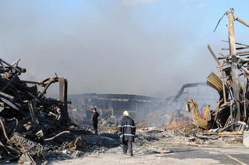 One fireman dies in Chinese market fire in Bucharest