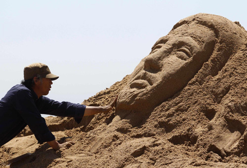 Sand sculptures in Busan ahead of Festival