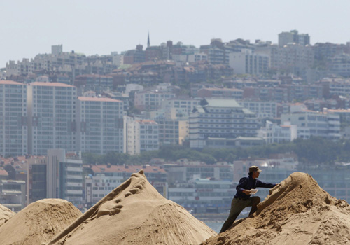 Sand sculptures in Busan ahead of Festival