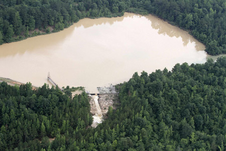 At least 20 dead, many missing in Arkansas flood