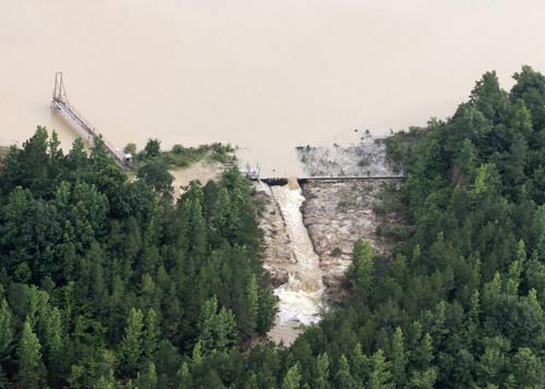 At least 20 dead, many missing in Arkansas flood