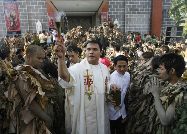 Filipinos celebrate Feast of Saint John