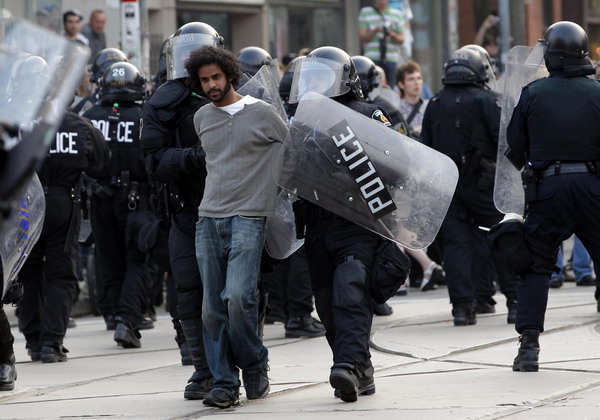 Thousand protest against G20 summit in Toronto