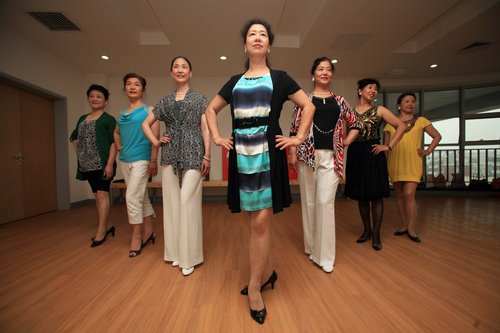 Dance and modeling club for retired women