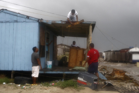 Hurricane Alex threatens Gulf of Mexico