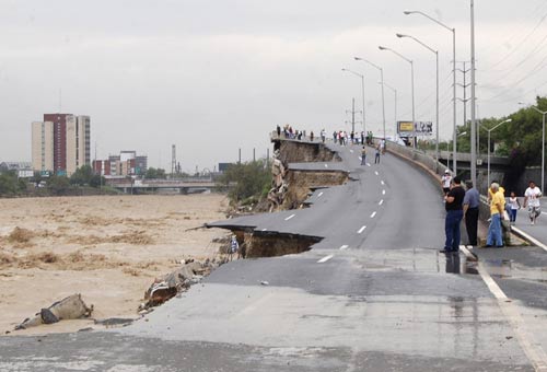 Six killed as Hurricane Alex floods major Mexican city