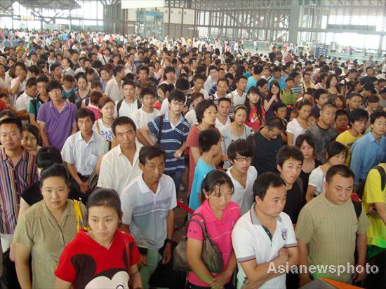 Summer travel peak continues in East China