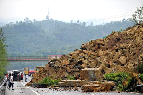 Post-rain landslide blocks Chongqing highway