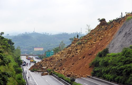 Post-rain landslide blocks Chongqing highway
