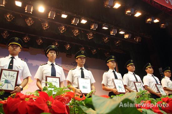 First college-trained pilots at commencement
