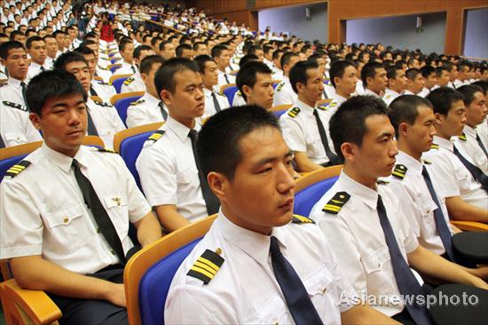 First college-trained pilots at commencement