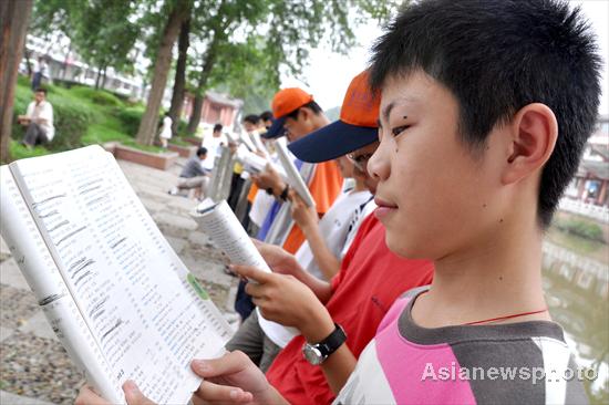 Riverside becomes scene of English learning