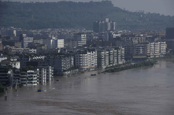 City in Sichuan inundated in flood waters
