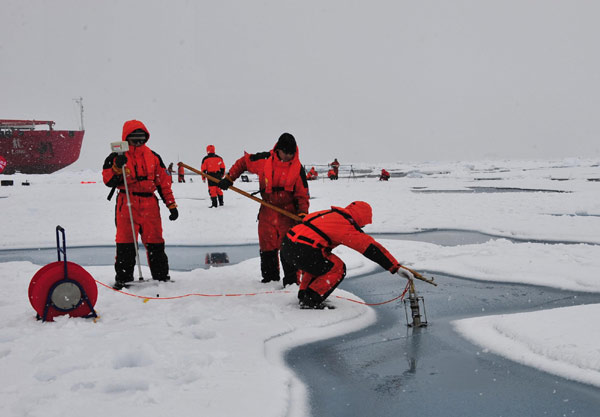 China’s scientific expedition on floating ice