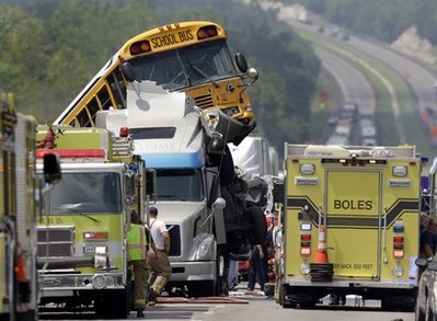 2 killed, dozens hurt in US school bus crash