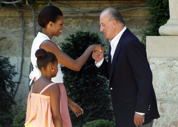 US first lady meets with Spain's royal family