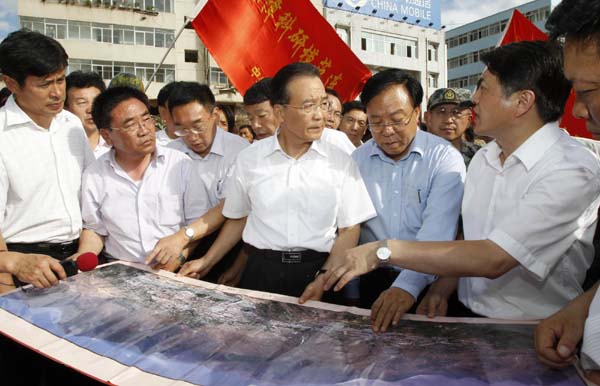 Wen inspects landslide-hit county in NW China