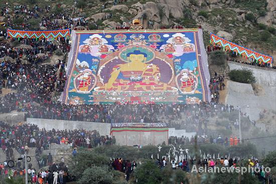 Shoton Festival kicks off in Lhasa
