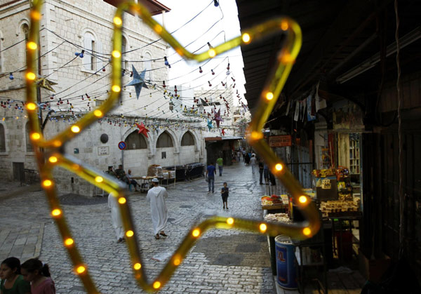 Muslims worldwide mark first day of Ramadan