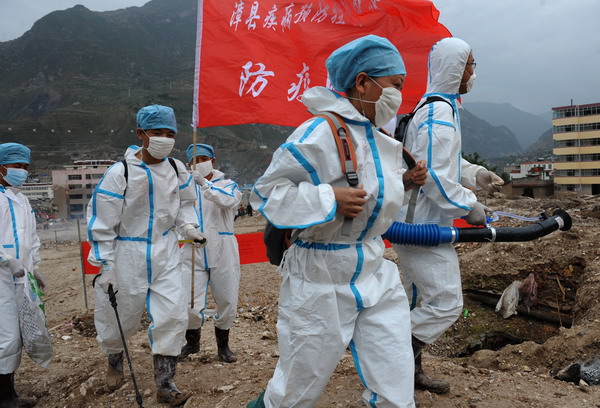 Decontamination work continues in Zhouqu