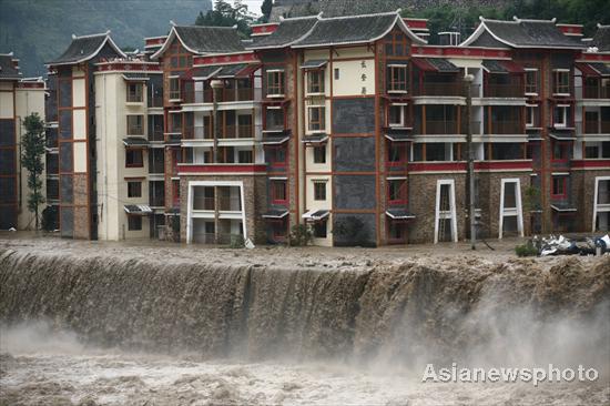 Relief efforts in mudslide-hit Wenchuan