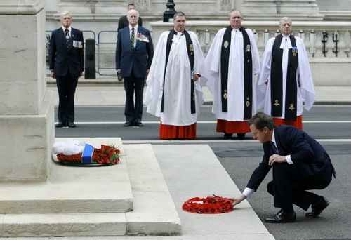 London commemorates the 65th anniversary of VJ Day