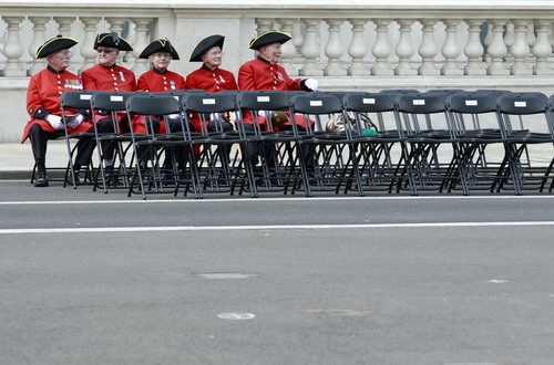 London commemorates the 65th anniversary of VJ Day