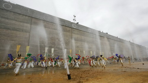 Sri Lanka lanches new Hambantota port after floods