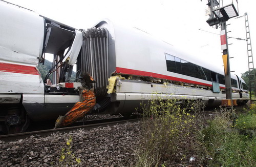 Germany intercity express derailed in crash, 10 injuried