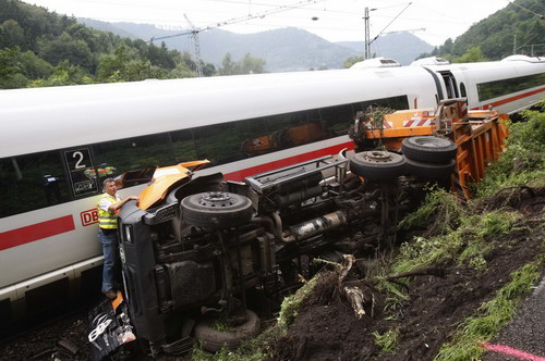 Germany intercity express derailed in crash, 10 injuried