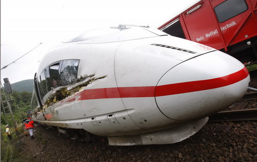 Germany intercity express derailed in crash, 10 injuried