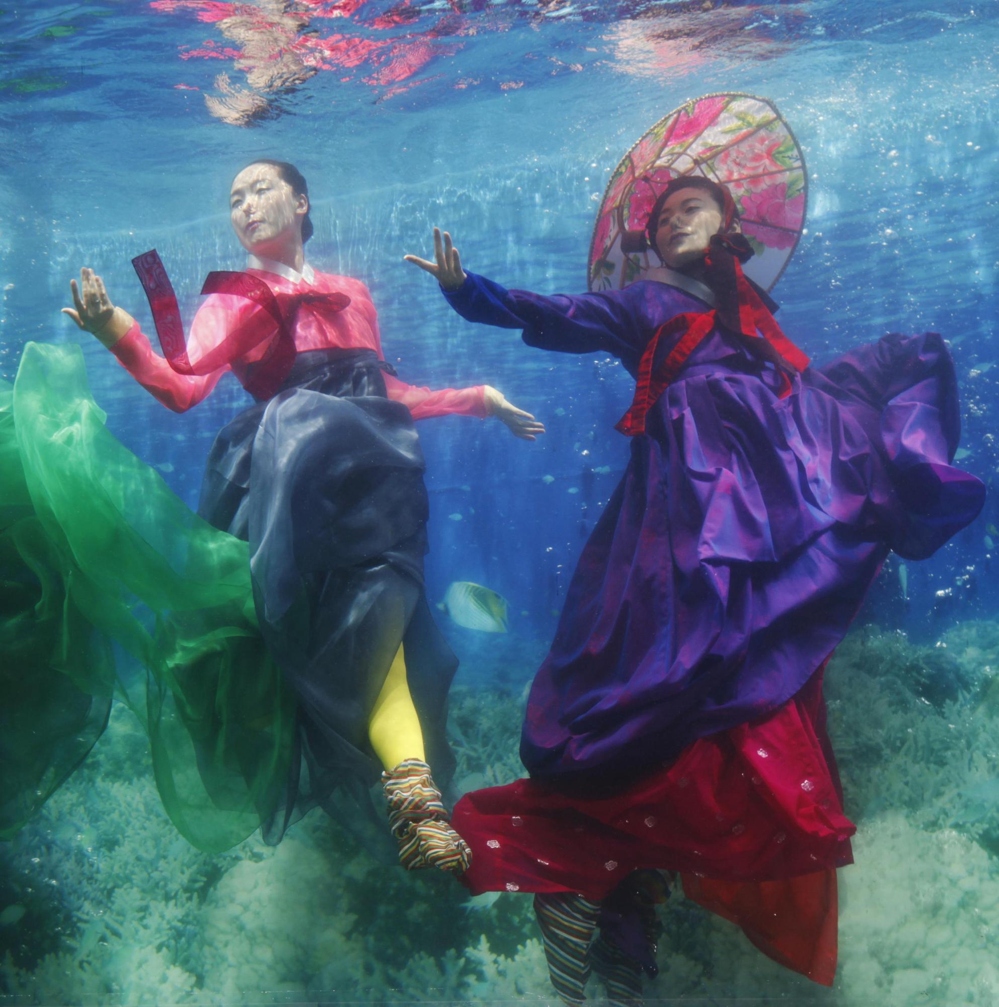 Underwater Hanbok show unveils mall in Seoul