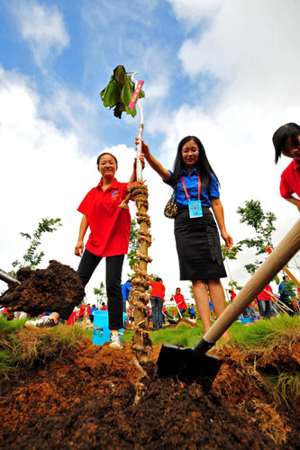 China-Vietnam friendship grows with trees