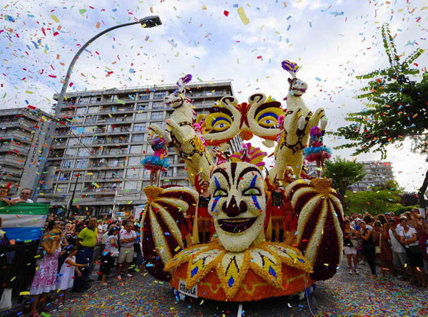 'Battle of Flowers' celebrated in Spain