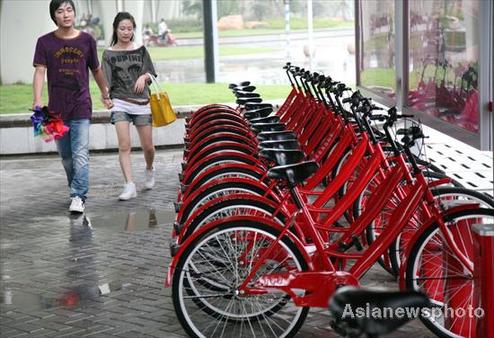Nanjing provides bikes near subway stations