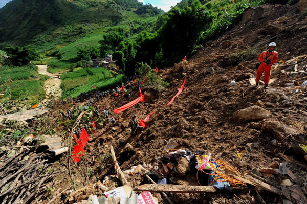 Rescue work in Yunnan after mudslide