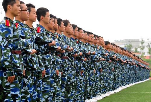 Freshmen undergo military training